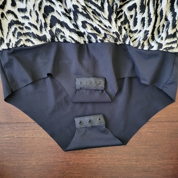 MNG Mango Zebra Animal Print Long Sleeve Surplice Front Bodysuit Women's Size 2 - Picture 7 of 10